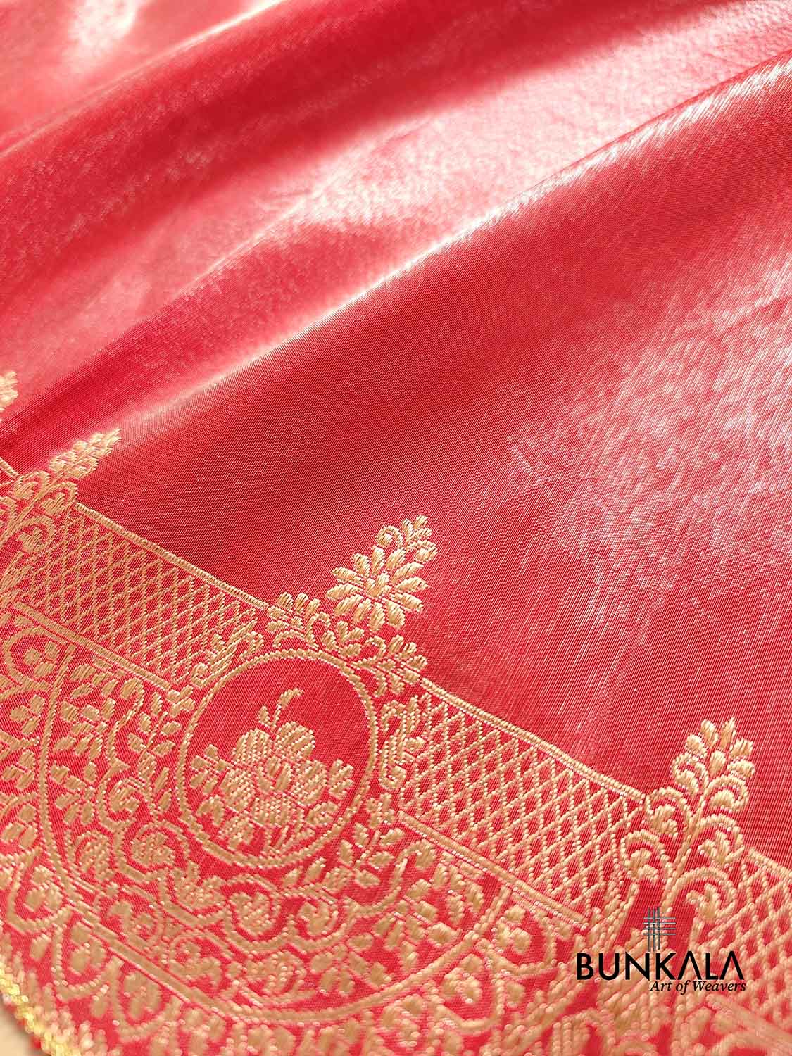 Bright Red Soft Pure Tissue Katan Silk Handloom Scalloped Border Plain Banarasi Saree