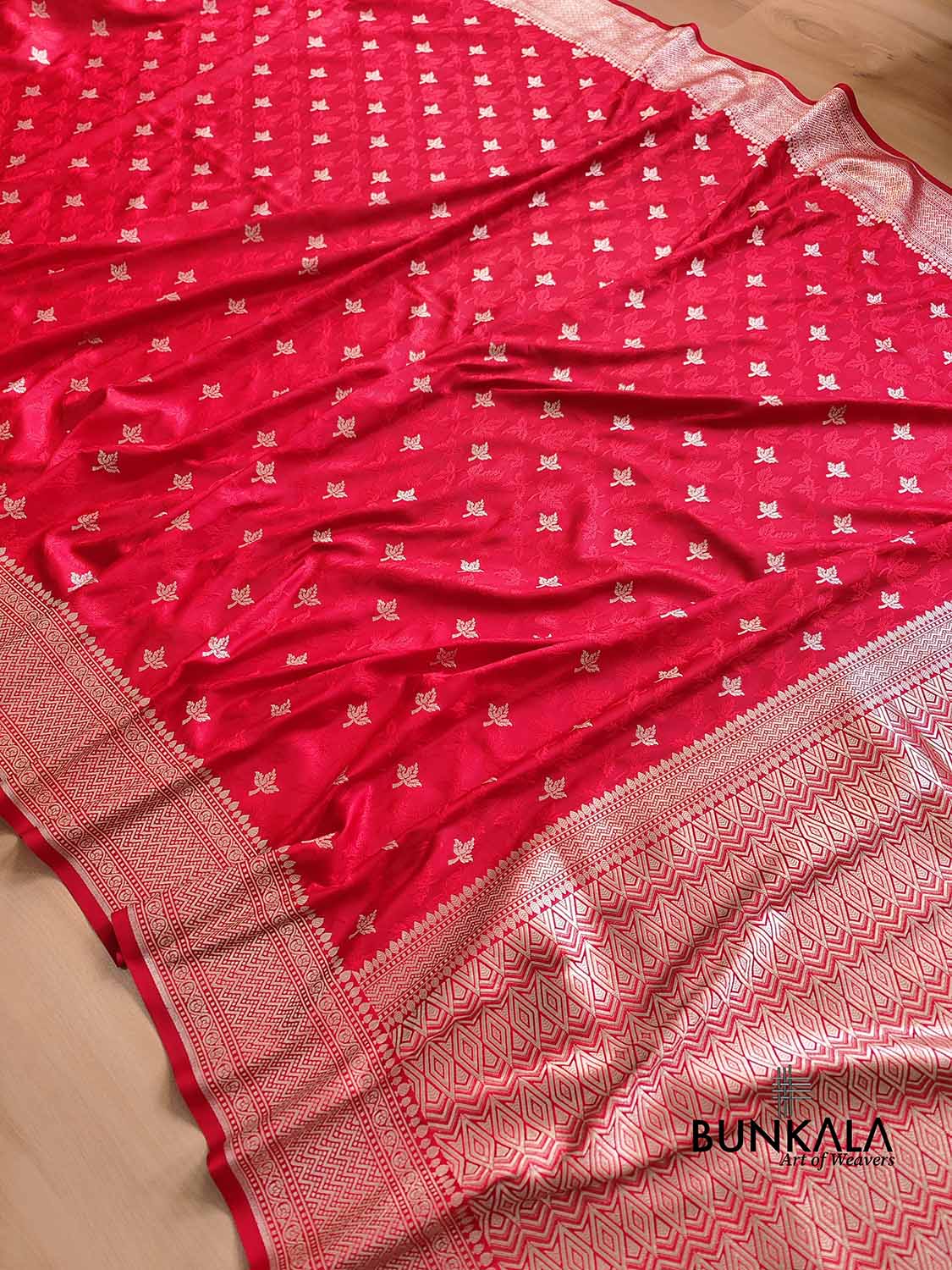 Bridal Red Soft Mashru Silk Jamewar Weaved Allover Leaf Buti Design Banarasi Saree