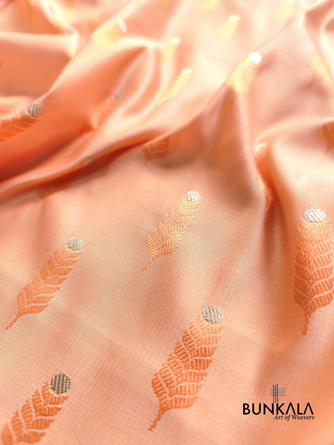 Peach Mashru Silk Jamewar Leaf Buti Design Weaved Banarasi Saree