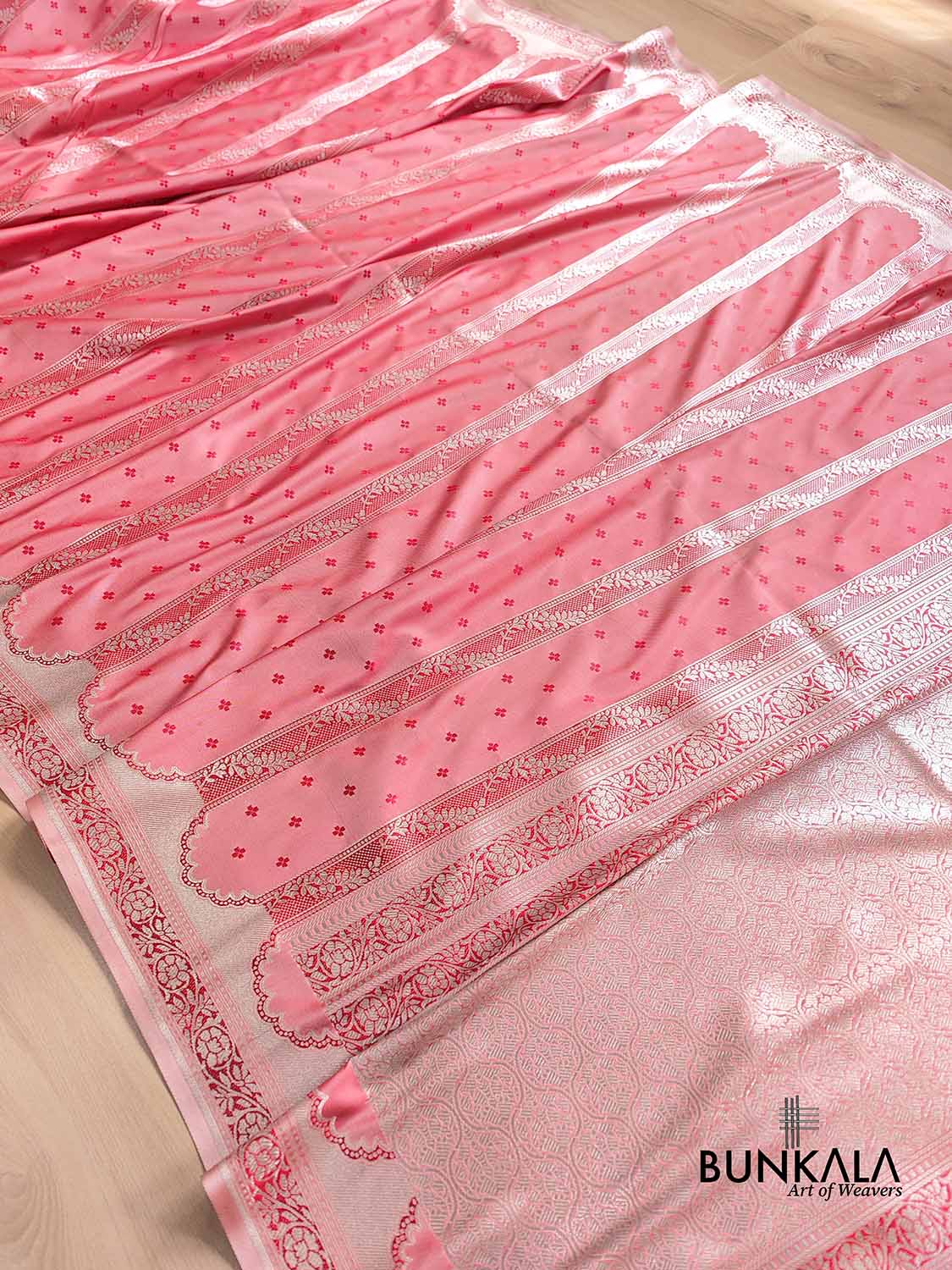 Light Pink Soft Mashru Silk Jamewar Weaved Banarasi Saree