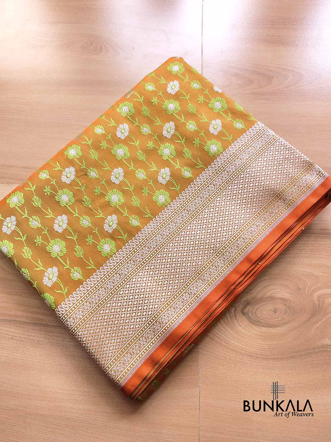 Green and Orange Double Shaded Soft Mashru Silk Jamewar Weaved Floral Jaal Design Banarasi Saree