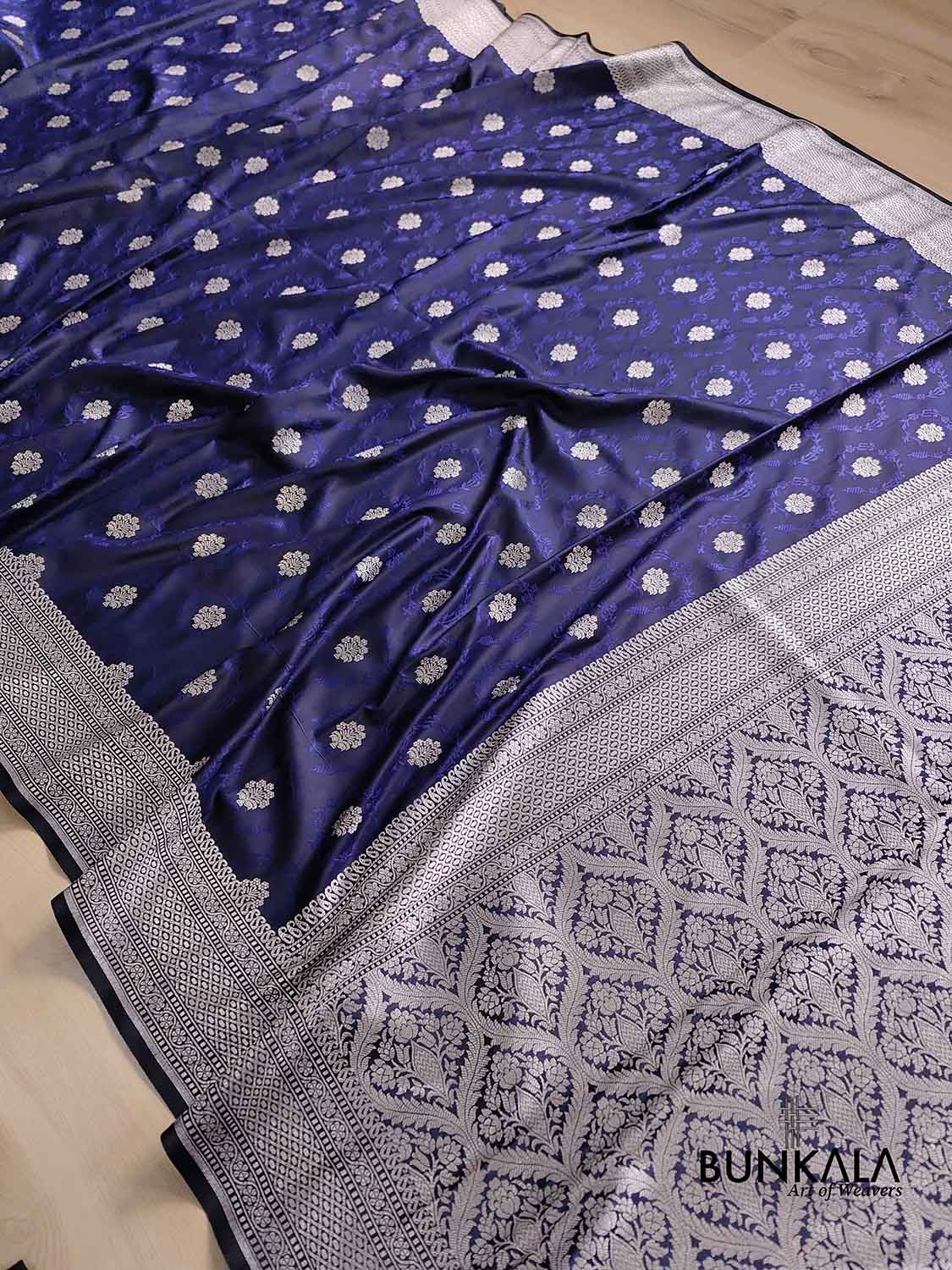 Navy Blue Soft Mashru Silk Jamewar Weaved Floral Jaal Design Banarasi Saree