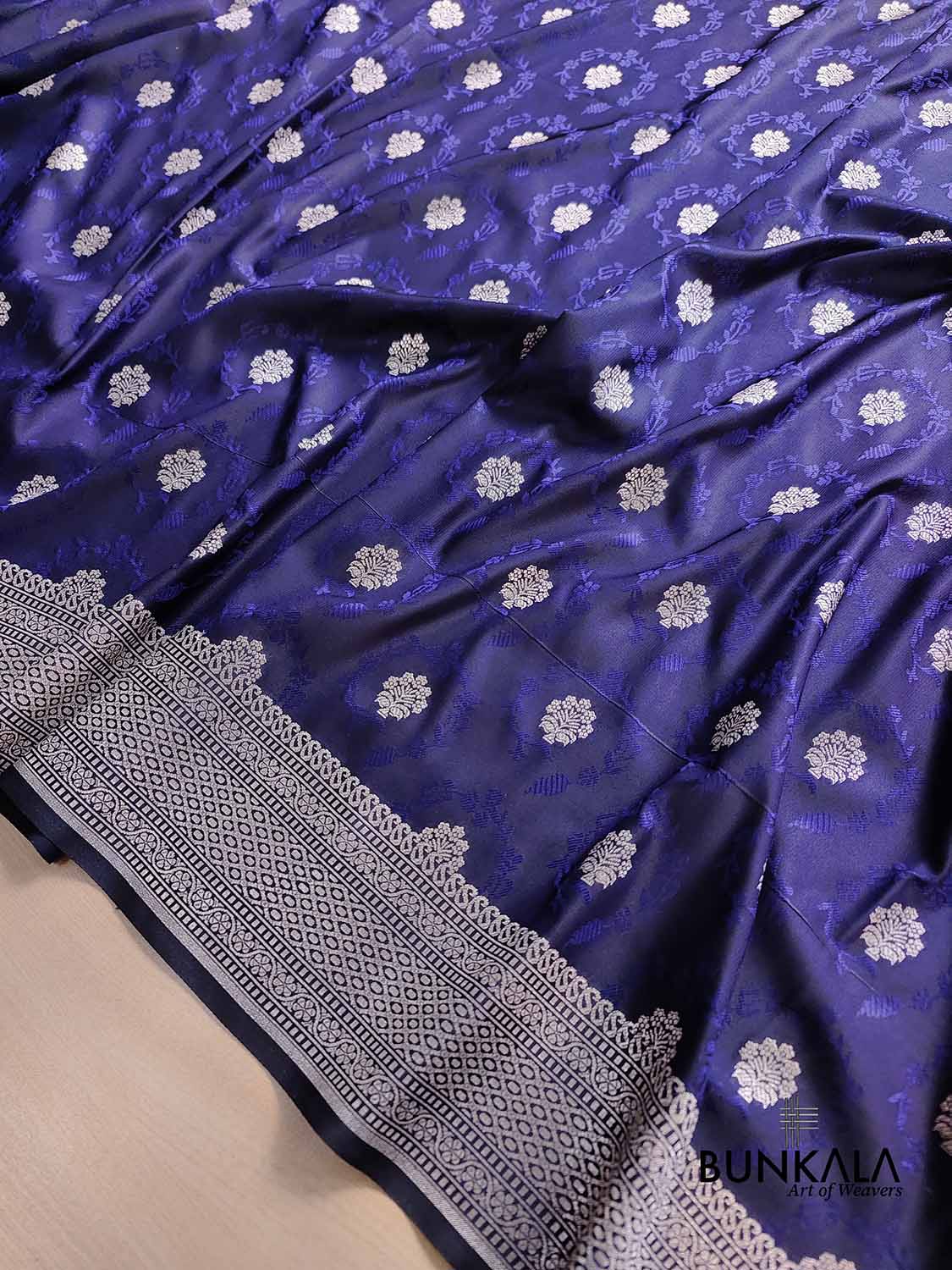 Navy Blue Soft Mashru Silk Jamewar Weaved Floral Jaal Design Banarasi Saree