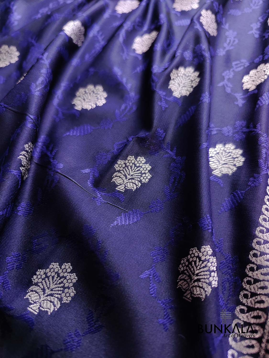 Navy Blue Soft Mashru Silk Jamewar Weaved Floral Jaal Design Banarasi Saree