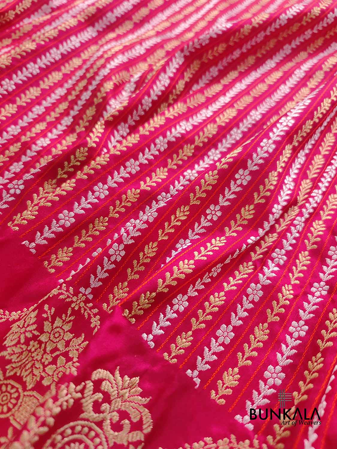 Pinkish Red Pure Katan Silk Handloom Stripe Design Sona Rupa Tanchui Body Banarasi Saree with Scalloped Border