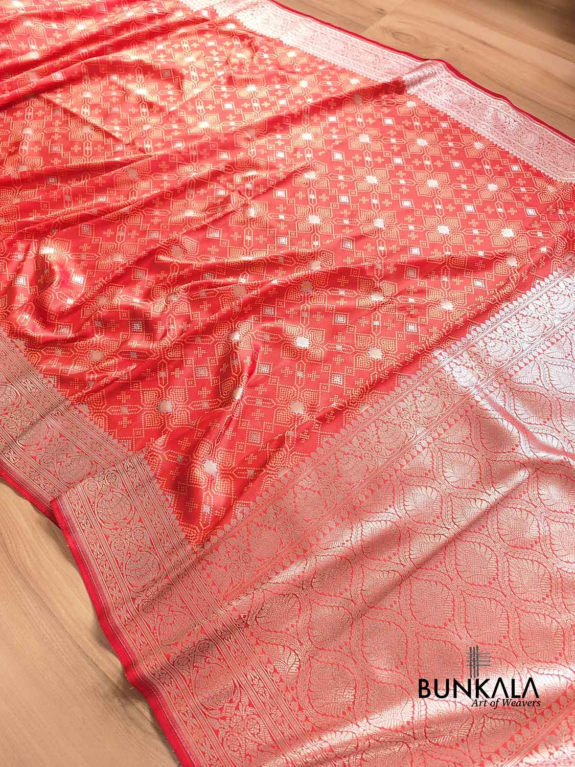 Reddish Peach Soft Mashru Silk Jamewar Weaved Geometric Design Banarasi Saree