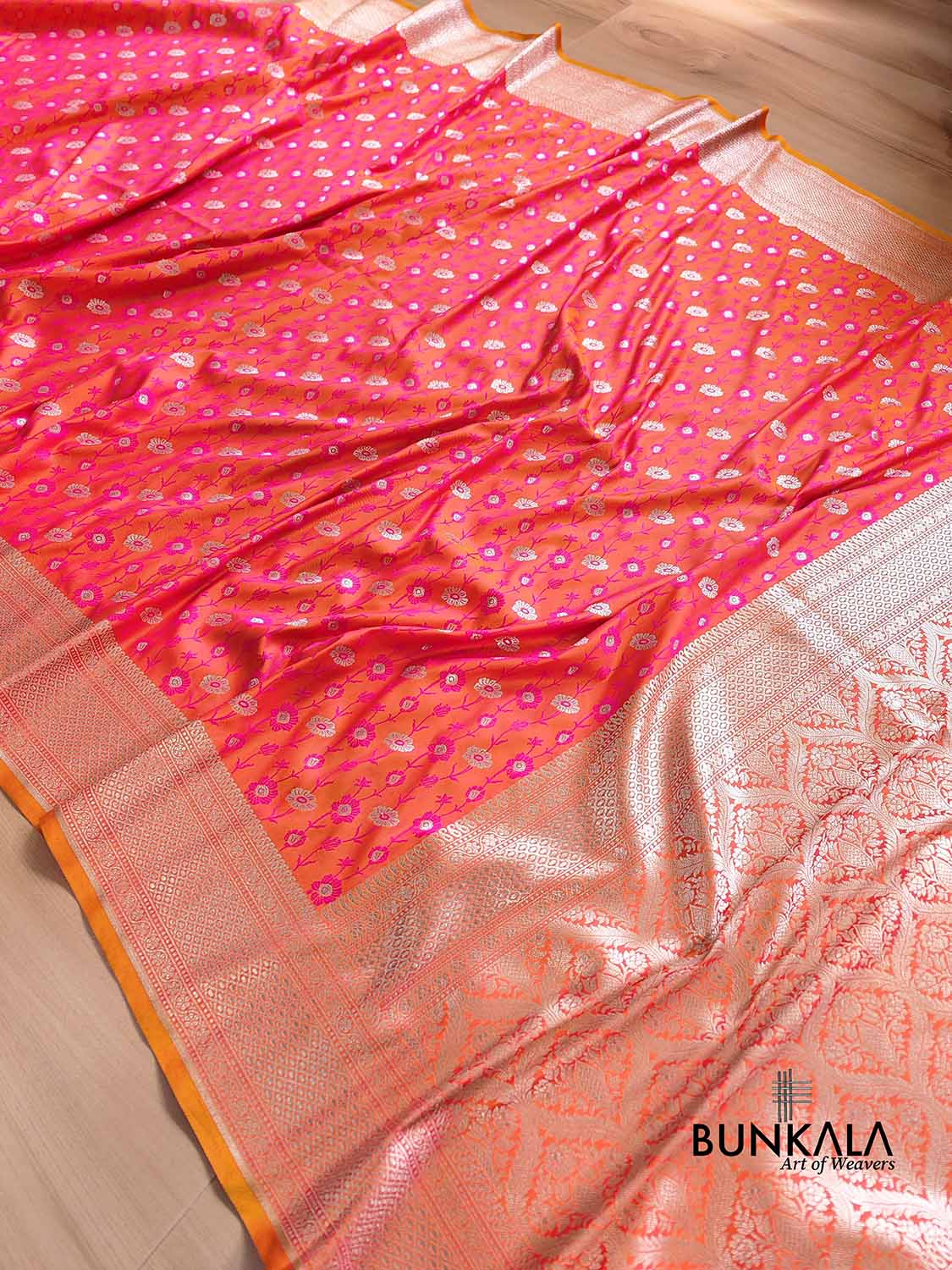 Pink and Orange Dual Shaded Soft Mashru Silk Jamewar Weaved Floral Jaal Design Banarasi Saree