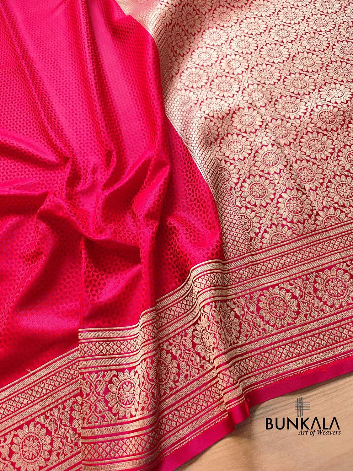 Reddish Pink Two Tone Jamewar Weaved Soft Mashru Silk Geometrical Banarasi Saree