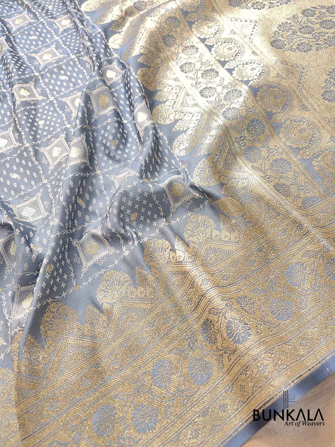 Pastel Grey Geometrical Design Mashru Silk Jamewar Weaved Banarasi Saree