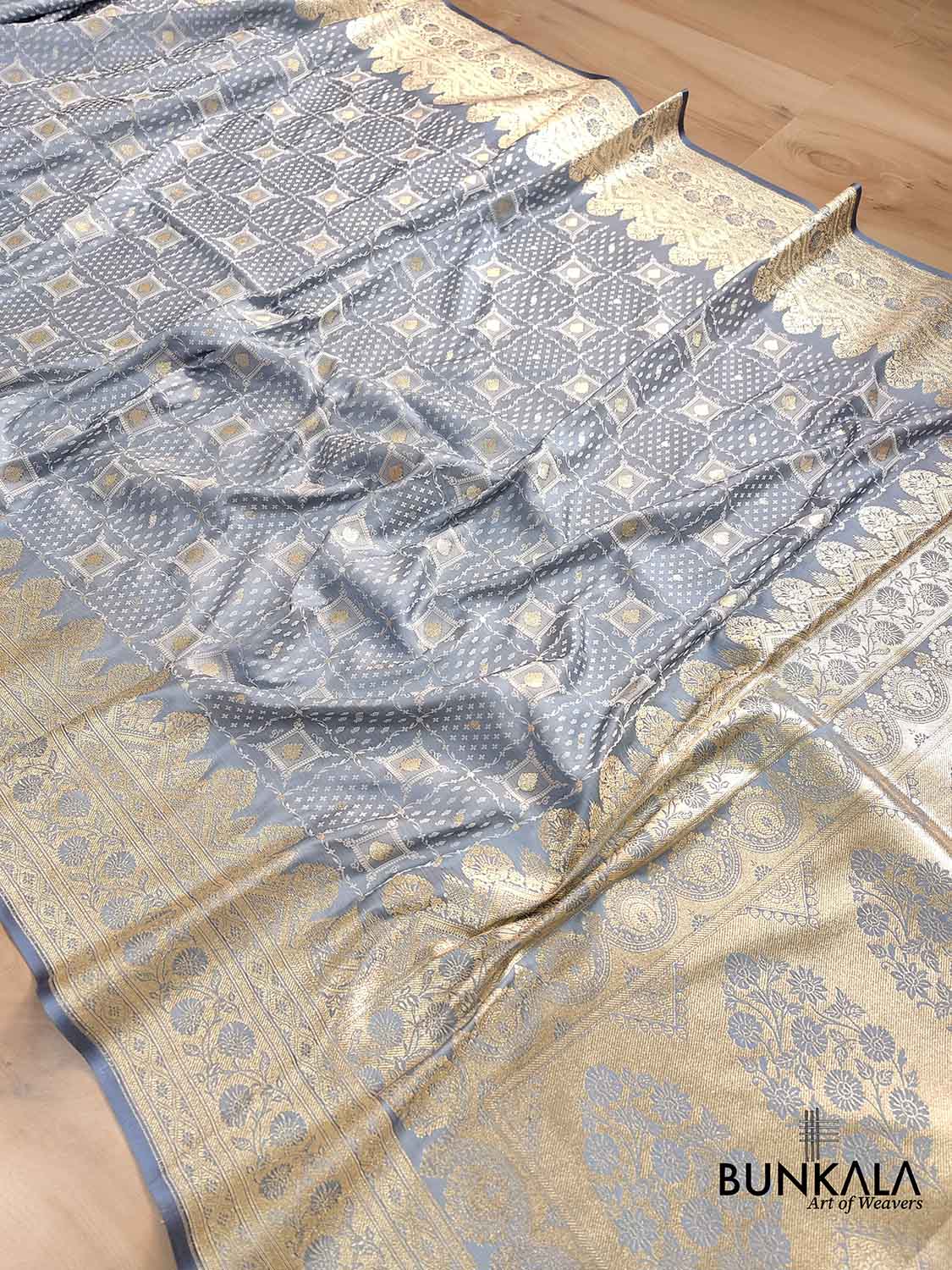 Pastel Grey Geometrical Design Mashru Silk Jamewar Weaved Banarasi Saree