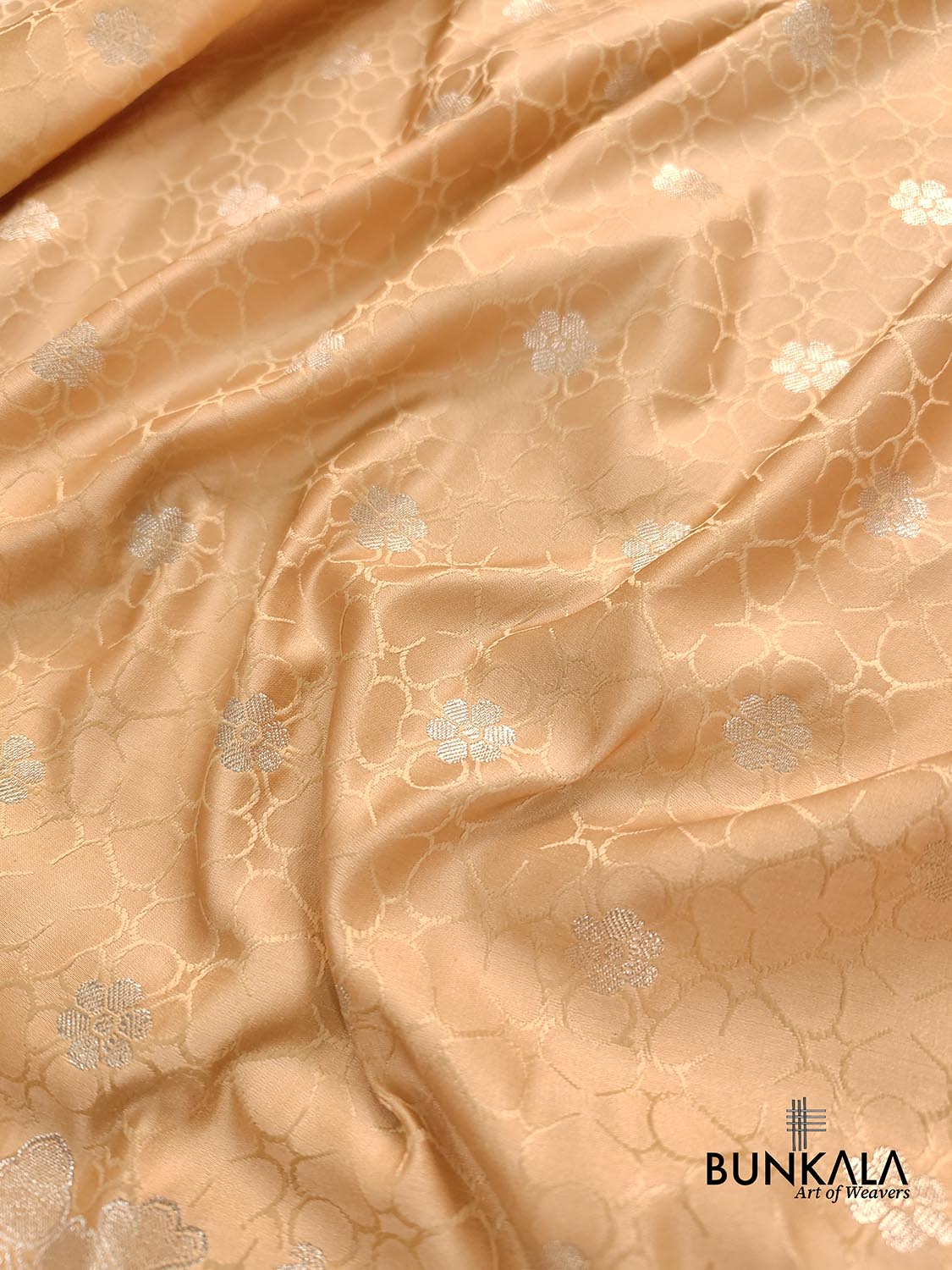 Beige Mashru Silk Jamewar Weaved Banarasi Saree