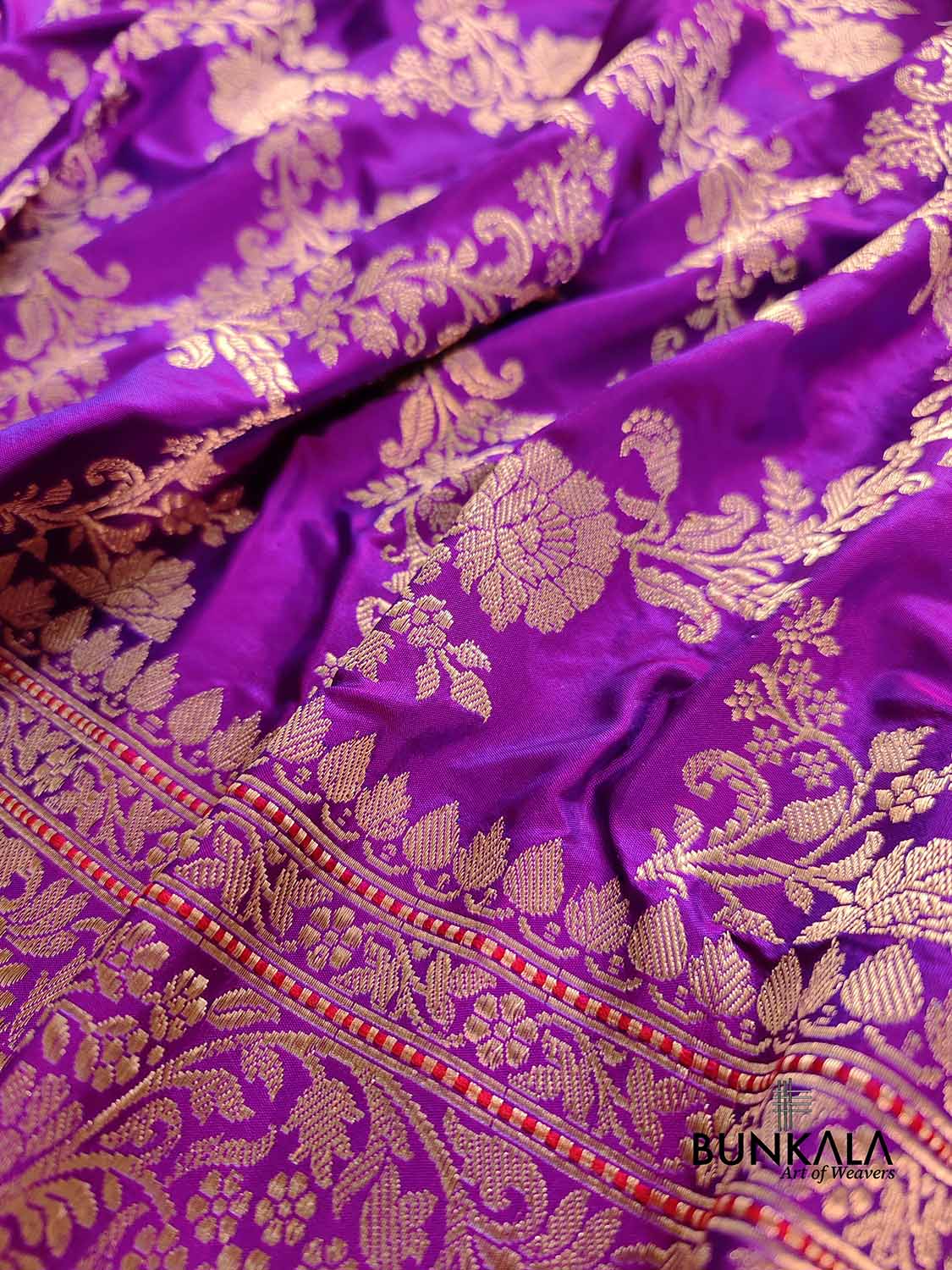 Purple Traditional Floral Jaal Design Kadwa Handweaved Pure Katan Silk Banarasi Saree