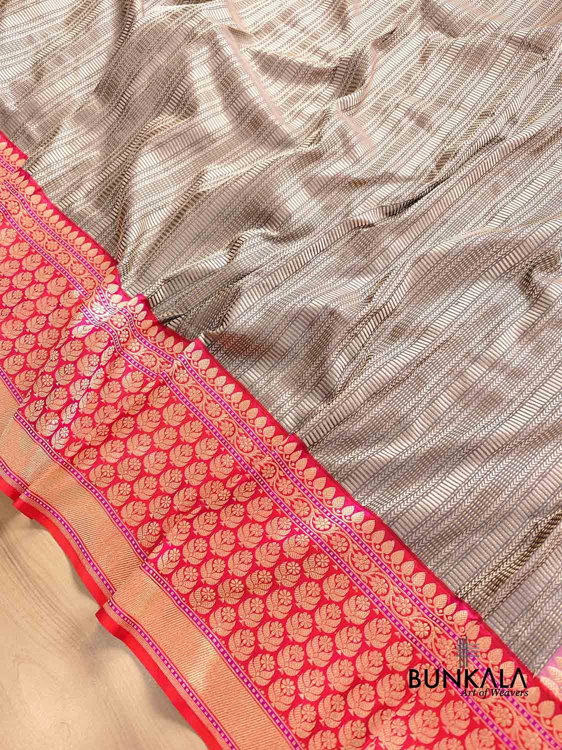 Grey Pure Katan Silk Geometrical Design Handweaved Silver Tanchui Body Banarasi Saree with Kadwa Handweaved Pink Contrast Border