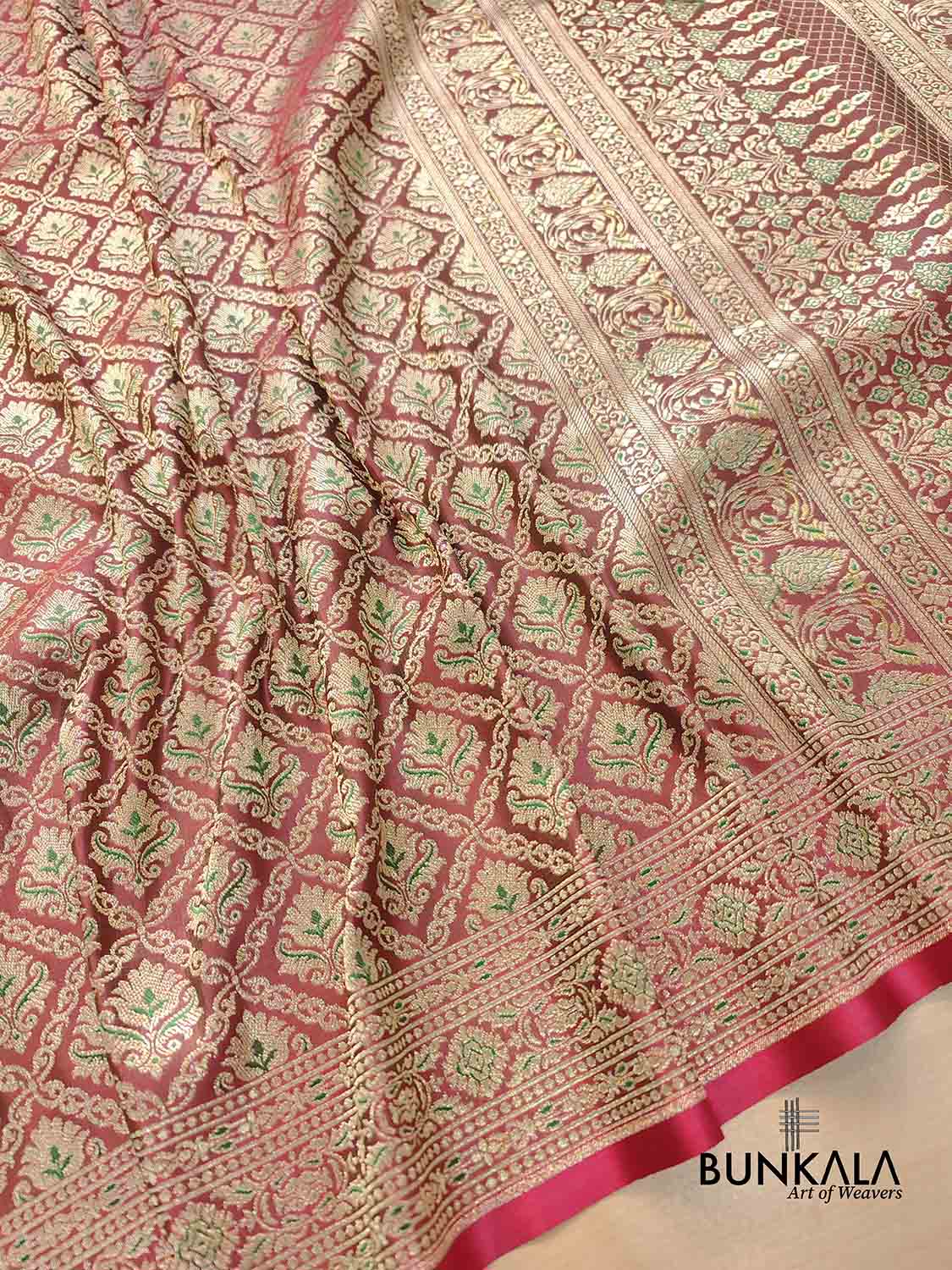 Maroon ane Green Mashru Silk Brocade Weaved Banarasi Saree