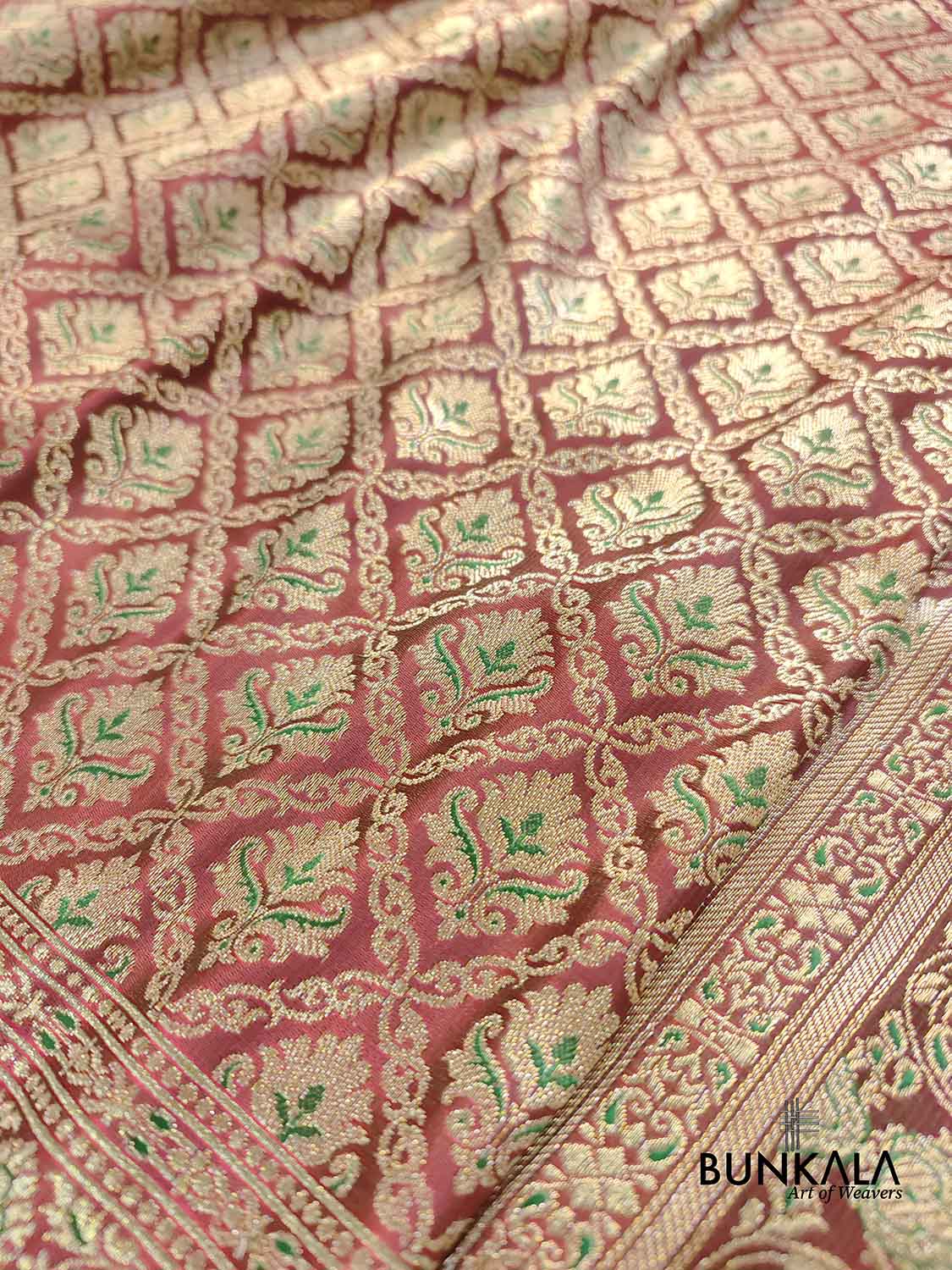 Maroon ane Green Mashru Silk Brocade Weaved Banarasi Saree