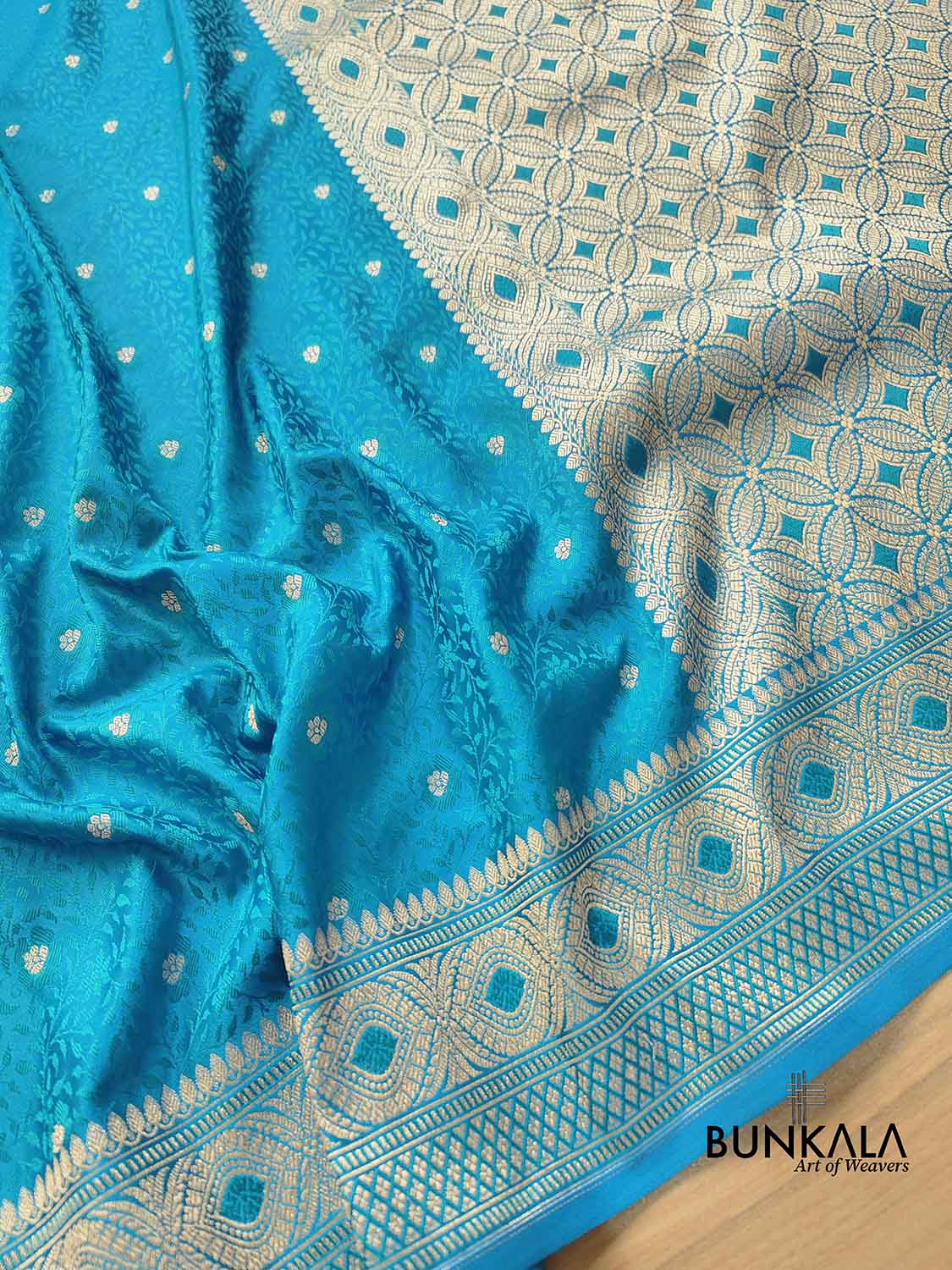 Peacock Blue Jamewar Weaved Soft Mashru Silk Floral Jaal Design Banarasi Saree