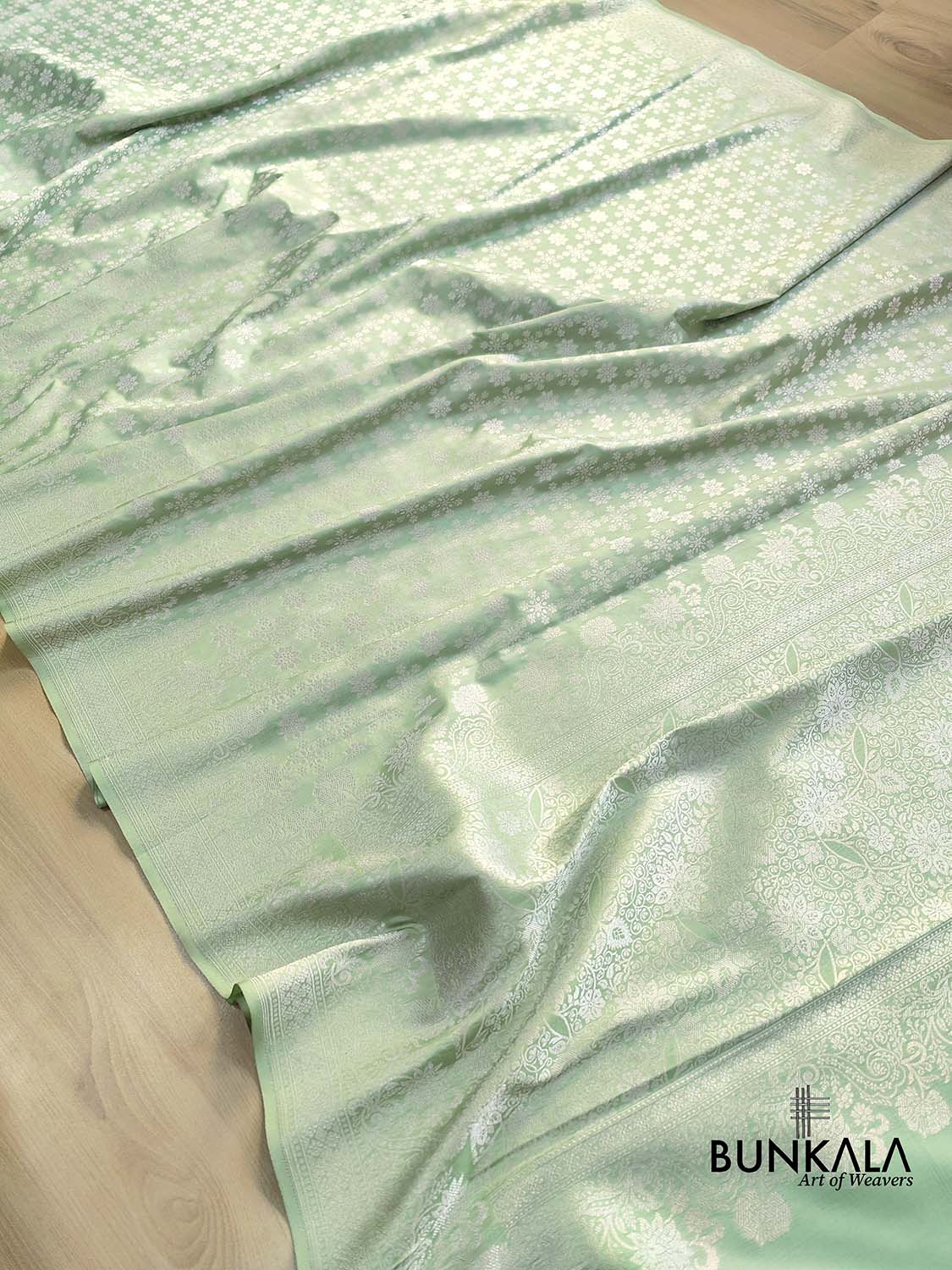 Pastel Green Pure Katan Silk Star Geometrical Design Silver Zari Handloom Banarasi Saree