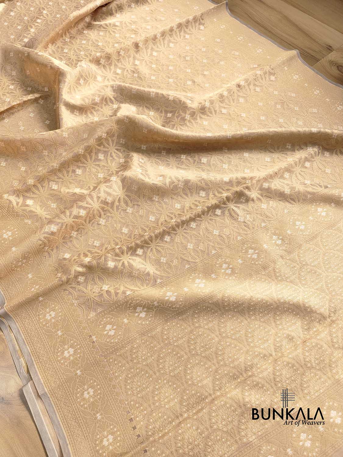 Golden Tissue Silk Geormetrical Design Resham Handweaved Banarasi Saree