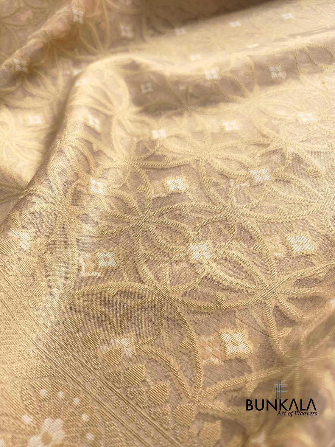 Golden Tissue Silk Geormetrical Design Resham Handweaved Banarasi Saree