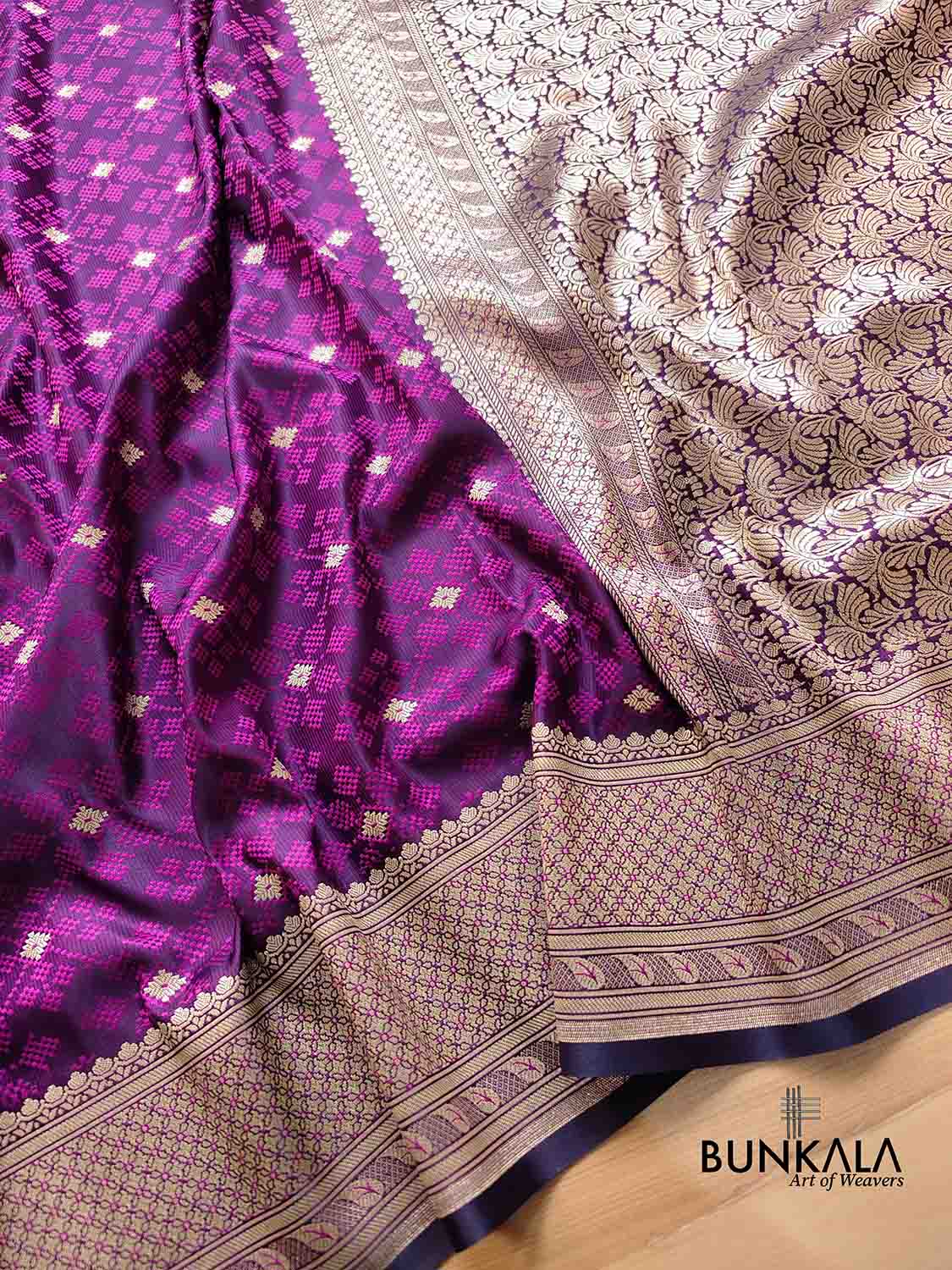 Buy Traditional Wear Purple Banarasi Silk Weaving Saree 147281 Online