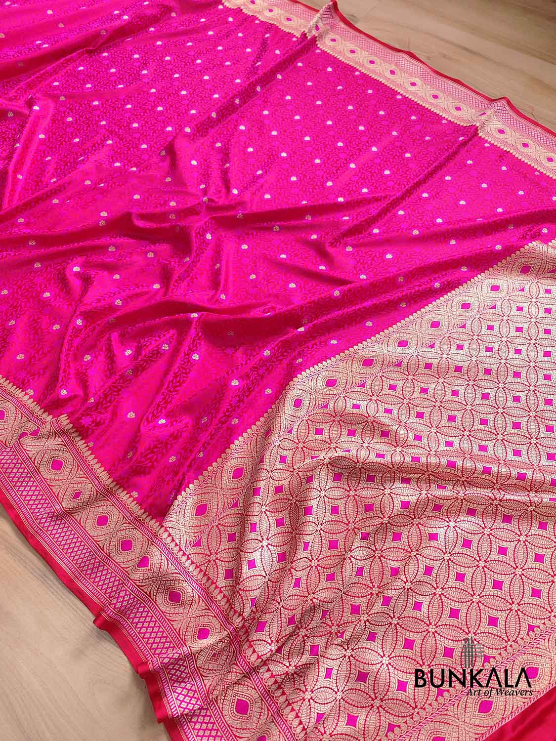 Rani Pink Mashru Silk Jamewar Weaved Floral Jaal Design Banarasi Saree