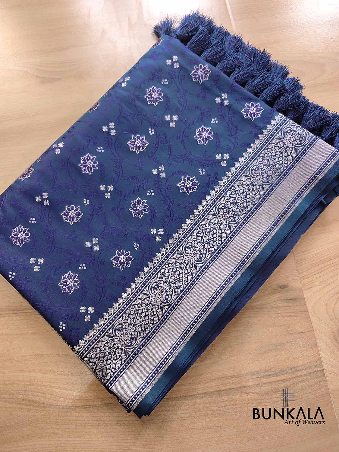 Navy Blue Mashru Silk Jamewar Weaved Floral Jaal Design Banarasi Saree