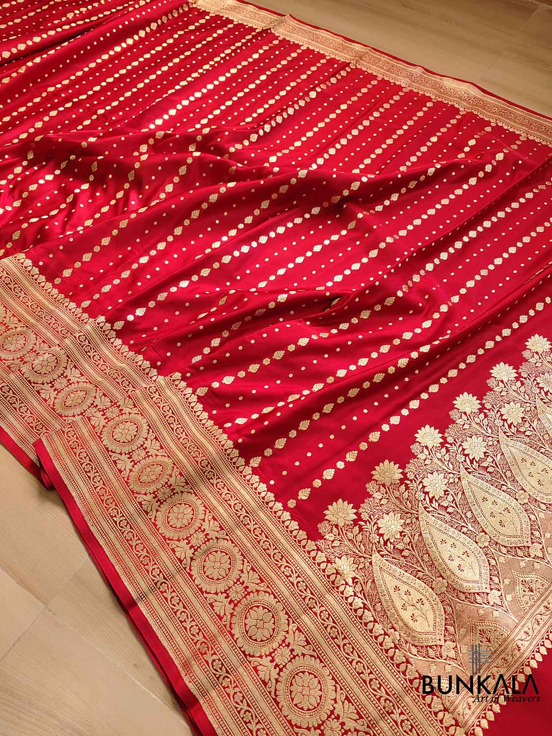 Vibrant Red Pure Mashru Silk Allover Buti Design Handloom Banarasi Saree