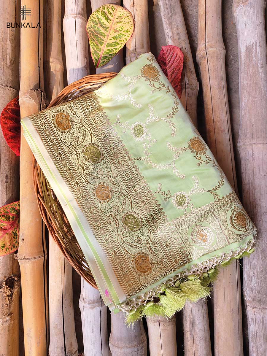 Green Mashru Silk Meenakari Jaal Design Weaved Banarasi Saree