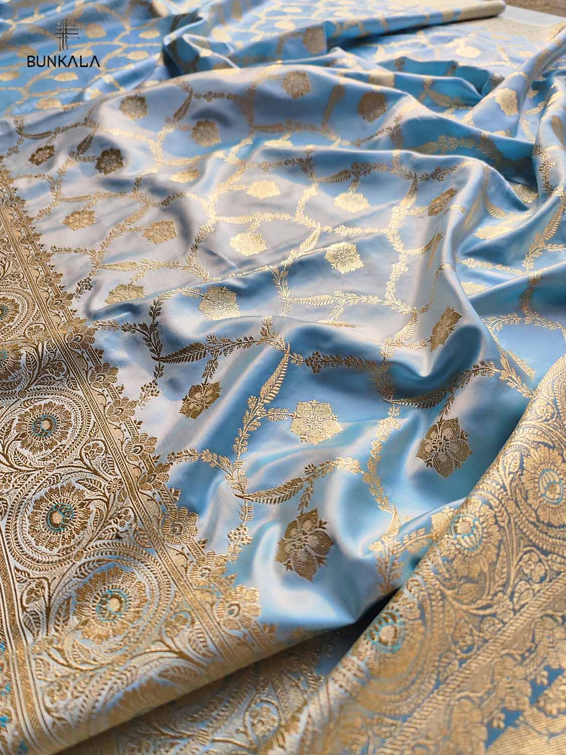 Blue Mashru Silk Jaal Design Weaved Banarasi Saree