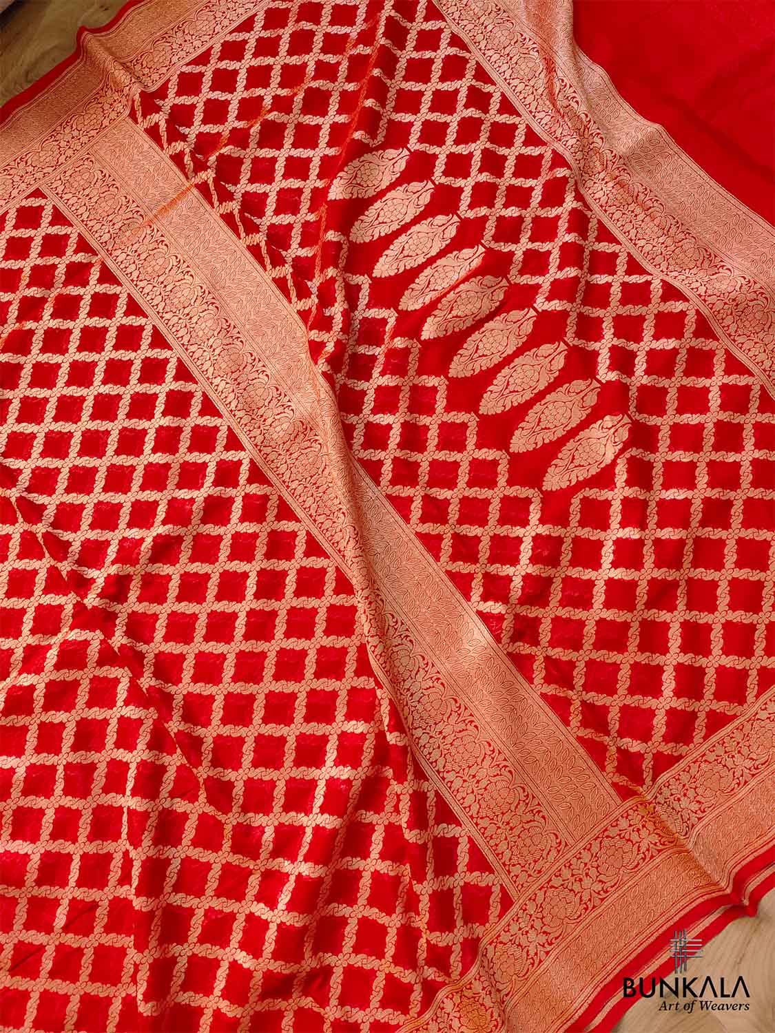 Red Pure Khaddi Georgette Handloom Jaal Design Banarasi Saree