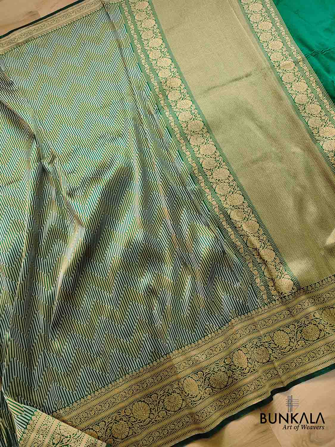 Green Pure Katan Silk Handloom Zig Zag Design Sona Rupa Banarasi Saree