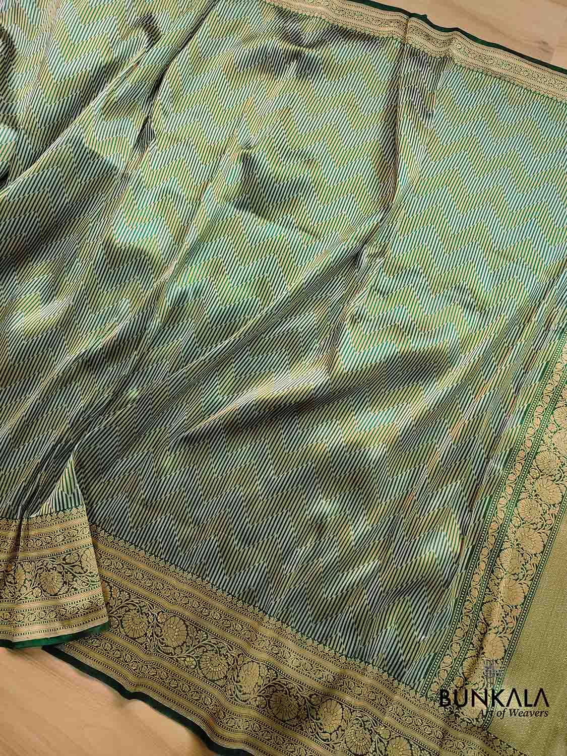 Green Pure Katan Silk Handloom Zig Zag Design Sona Rupa Banarasi Saree