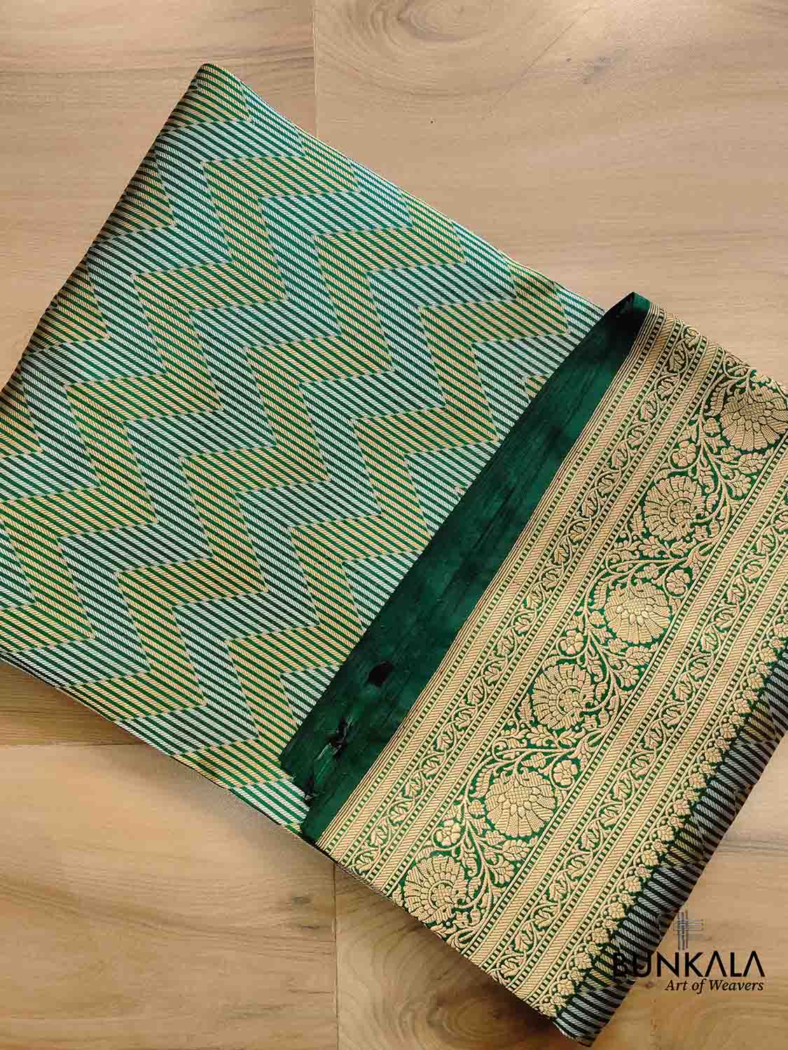 Green Pure Katan Silk Handloom Zig Zag Design Sona Rupa Banarasi Saree