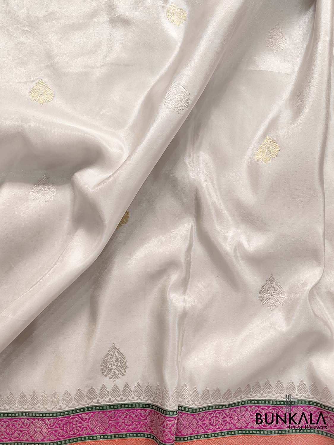 Enchanting White Pure Tissue Katan Silk Handloom Allover Sona Rupa Small Buti Banarasi Saree with Meenakari Border